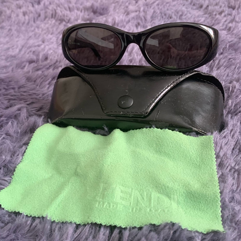 Fendi Vintage occhiali onyx sunglasses with original case and cloth